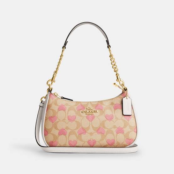 Coach teri bag in pink heart print